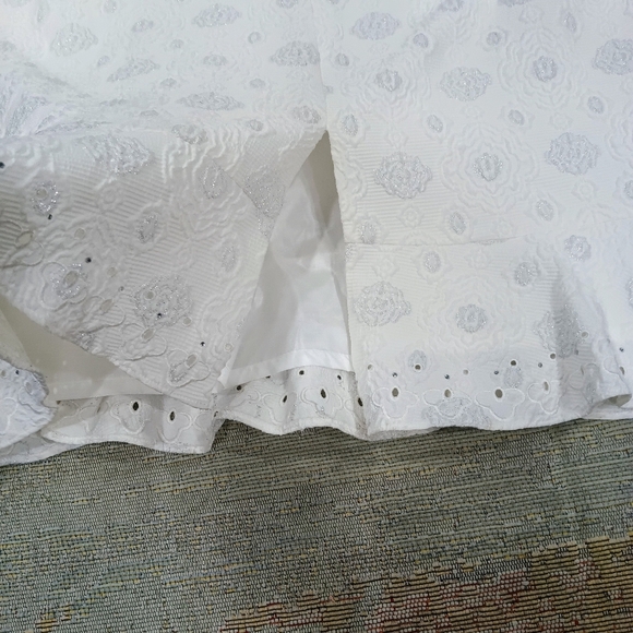 Sera Fina Women Crepe Puff White Silver Thread Eyelets Midi Skirt Size 24 *New* - Picture 5 of 8